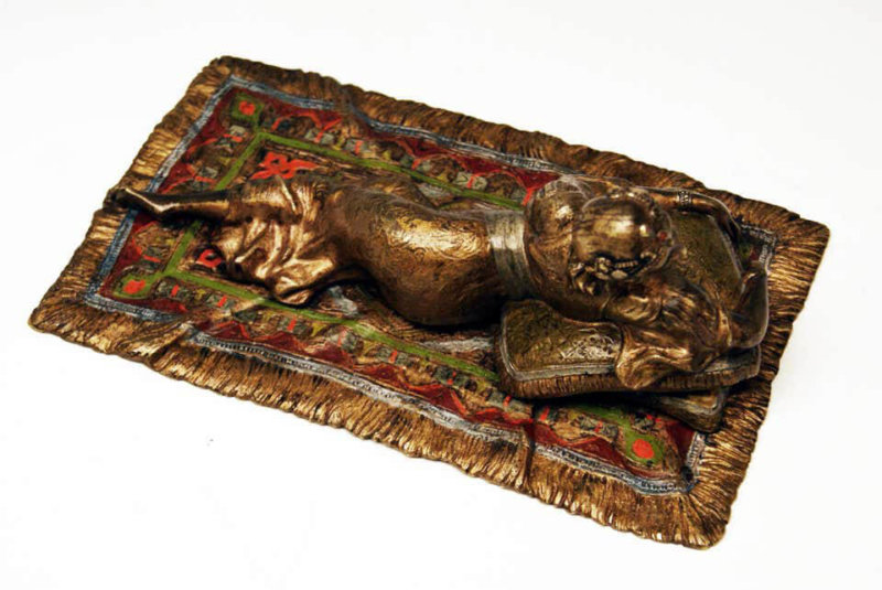 Franz Bergmann Bronze, Orientalin auf Teppich